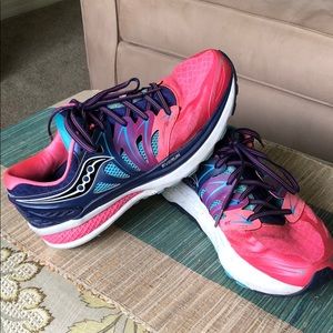 Saucony Hurricane ISO 2 tennis shoes running, 8